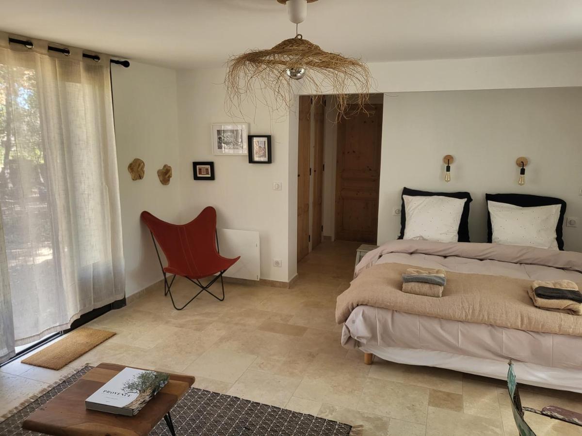 Le Cabanon Bed & Breakfast Ménerbes Eksteriør bilde
